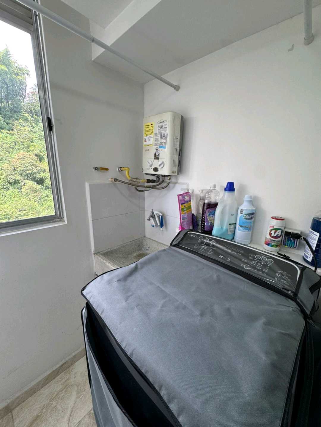 Apartamento a la venta Sabaneta Loma de San José AB13