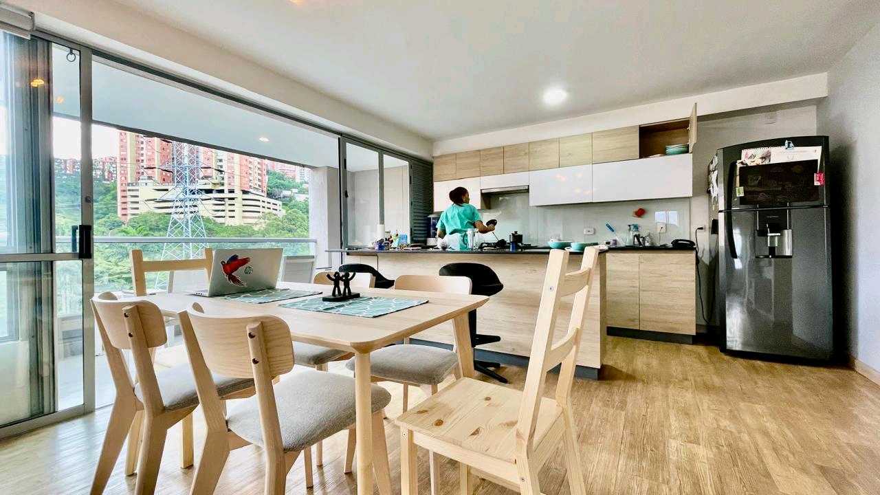 Apartamento amoblado cerca a la av Poblado