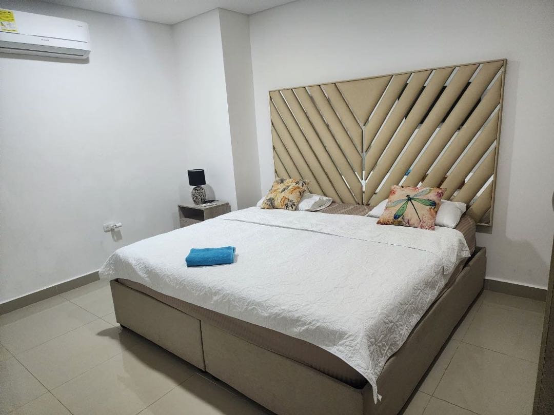 APARTAMENTO AMOBLADO  EN ARRIENDO EN CRESPO - CARTAGENA