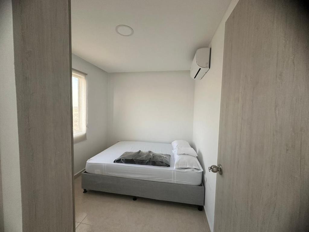 APARTAMENTO AMOBLADO EN ARRIENDO EN DANIEL LEMAITRE - CARTAGENA