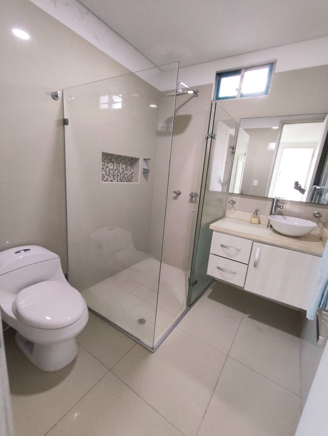 APARTAMENTO AMOBLADO EN ARRIENDO EN CRESPO - CARTAGENA