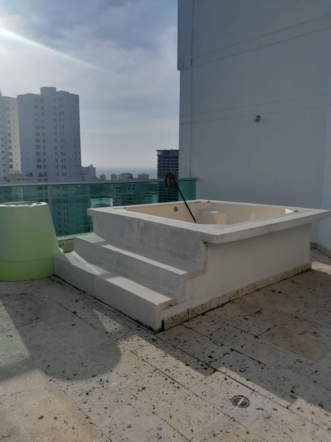 APARTAMENTO AMOBLADO EN ARRIENDO EN MANGA - CARTAGENA