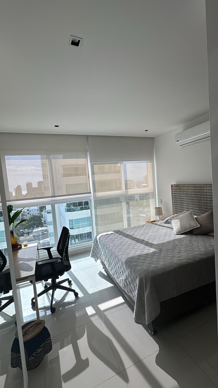 APARTAMENTO AMOBLADO EN ARRIENDO EN CASTILLOGRANDE- CARTAGENA