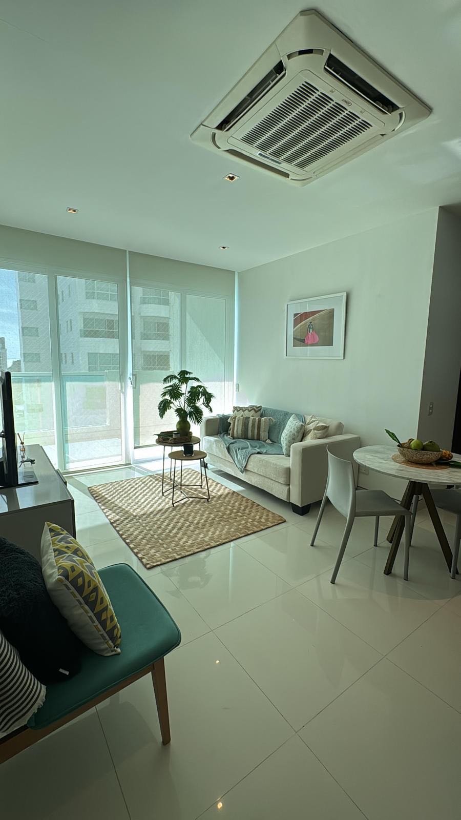 APARTAMENTO AMOBLADO EN ARRIENDO EN CASTILLOGRANDE- CARTAGENA