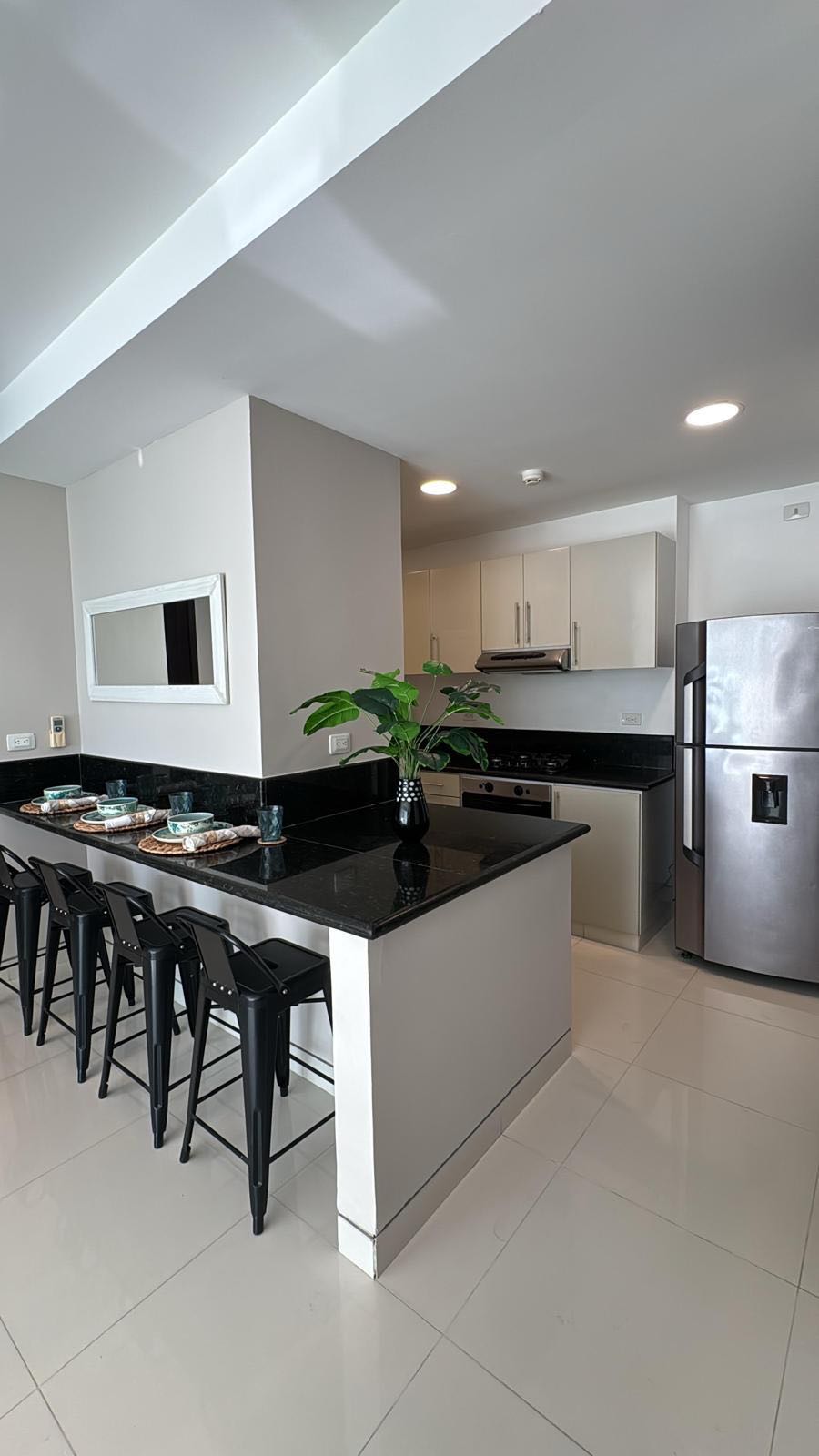 APARTAMENTO AMOBLADO EN ARRIENDO EN CASTILLOGRANDE- CARTAGENA