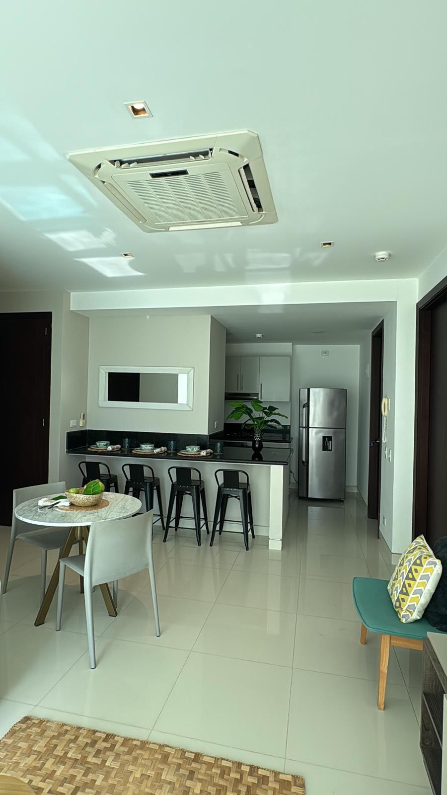 APARTAMENTO AMOBLADO EN ARRIENDO EN CASTILLOGRANDE- CARTAGENA