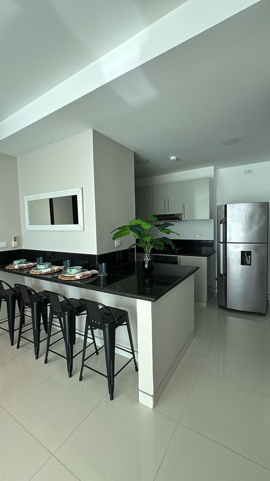 APARTAMENTO AMOBLADO EN ARRIENDO EN CASTILLOGRANDE- CARTAGENA