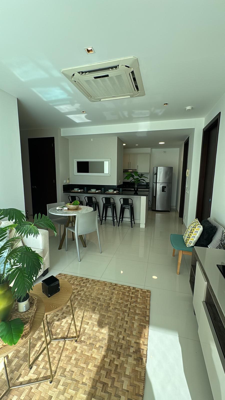 APARTAMENTO AMOBLADO EN ARRIENDO EN CASTILLOGRANDE- CARTAGENA