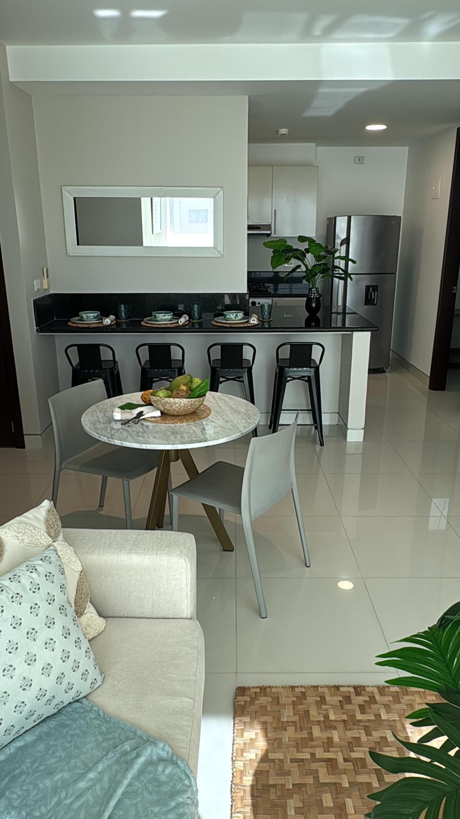 APARTAMENTO AMOBLADO EN ARRIENDO EN CASTILLOGRANDE- CARTAGENA