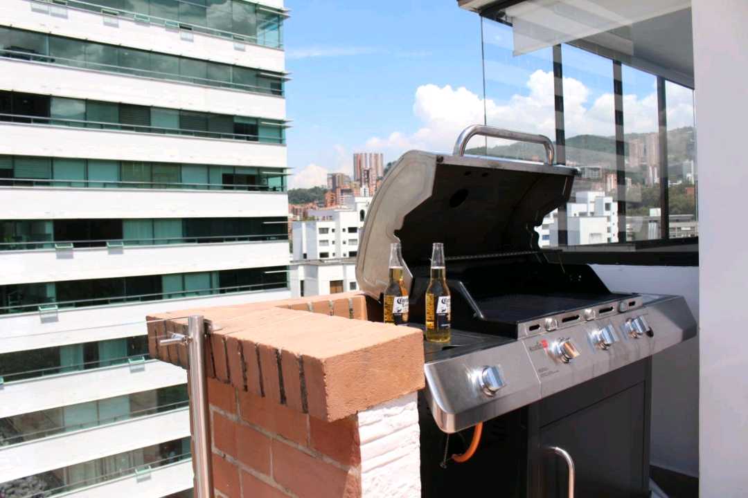 Apartamento amoblado en arriendo Poblado PC12