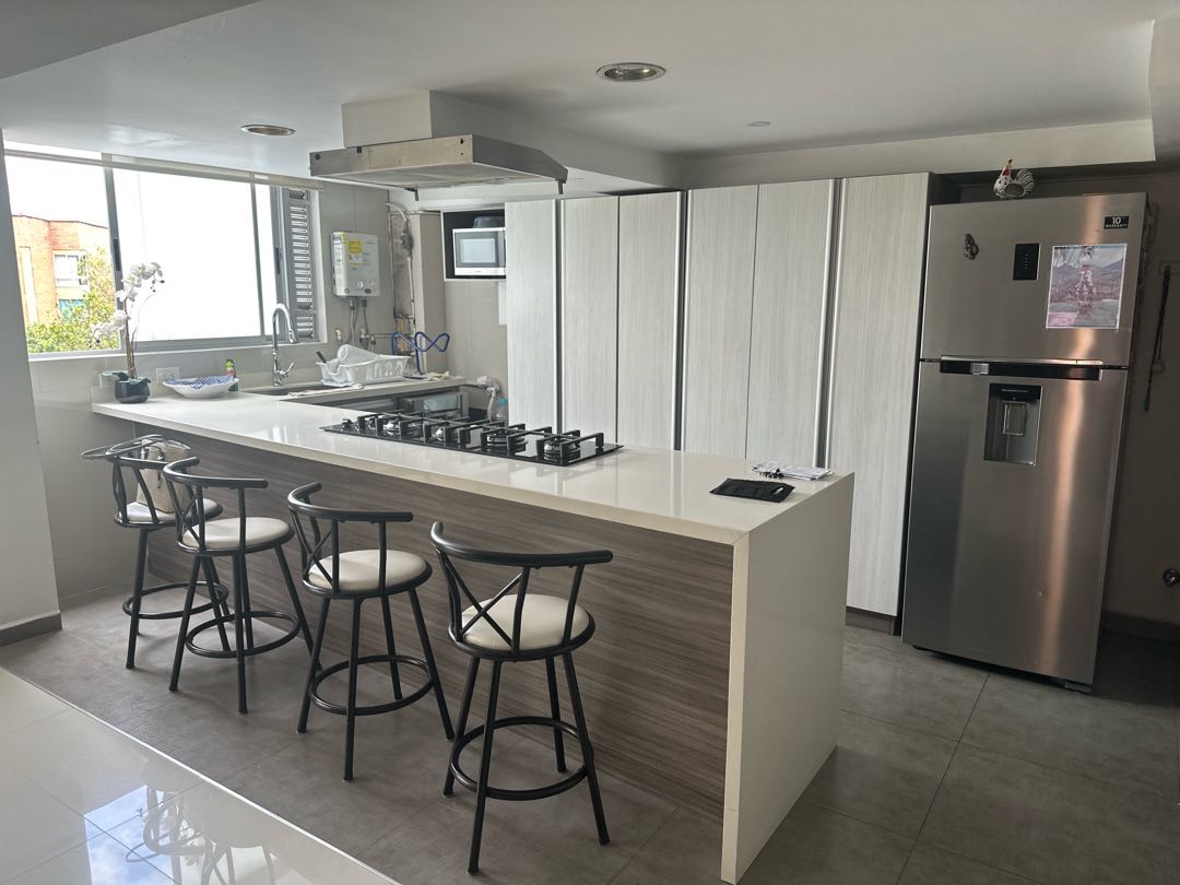 Apartamento amoblado en el poblado cerca al tesoro