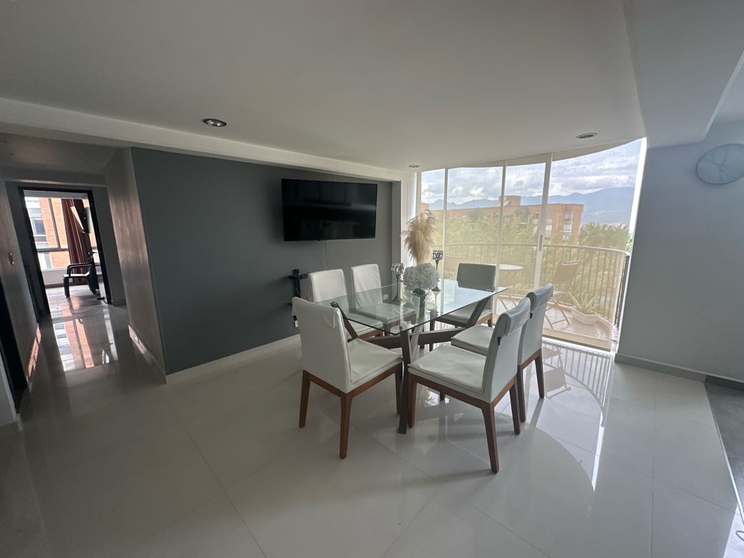 Apartamento amoblado en el poblado cerca al tesoro