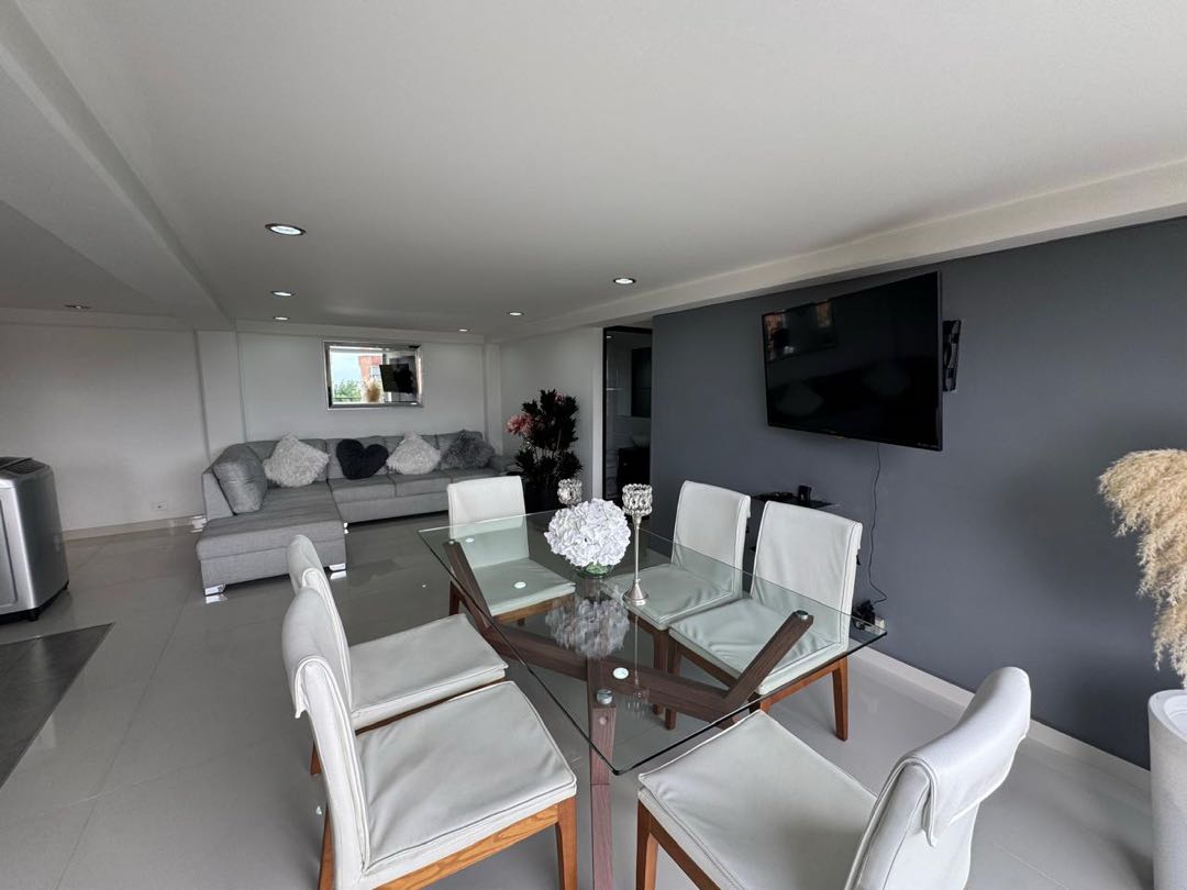 Apartamento amoblado en el poblado cerca al tesoro