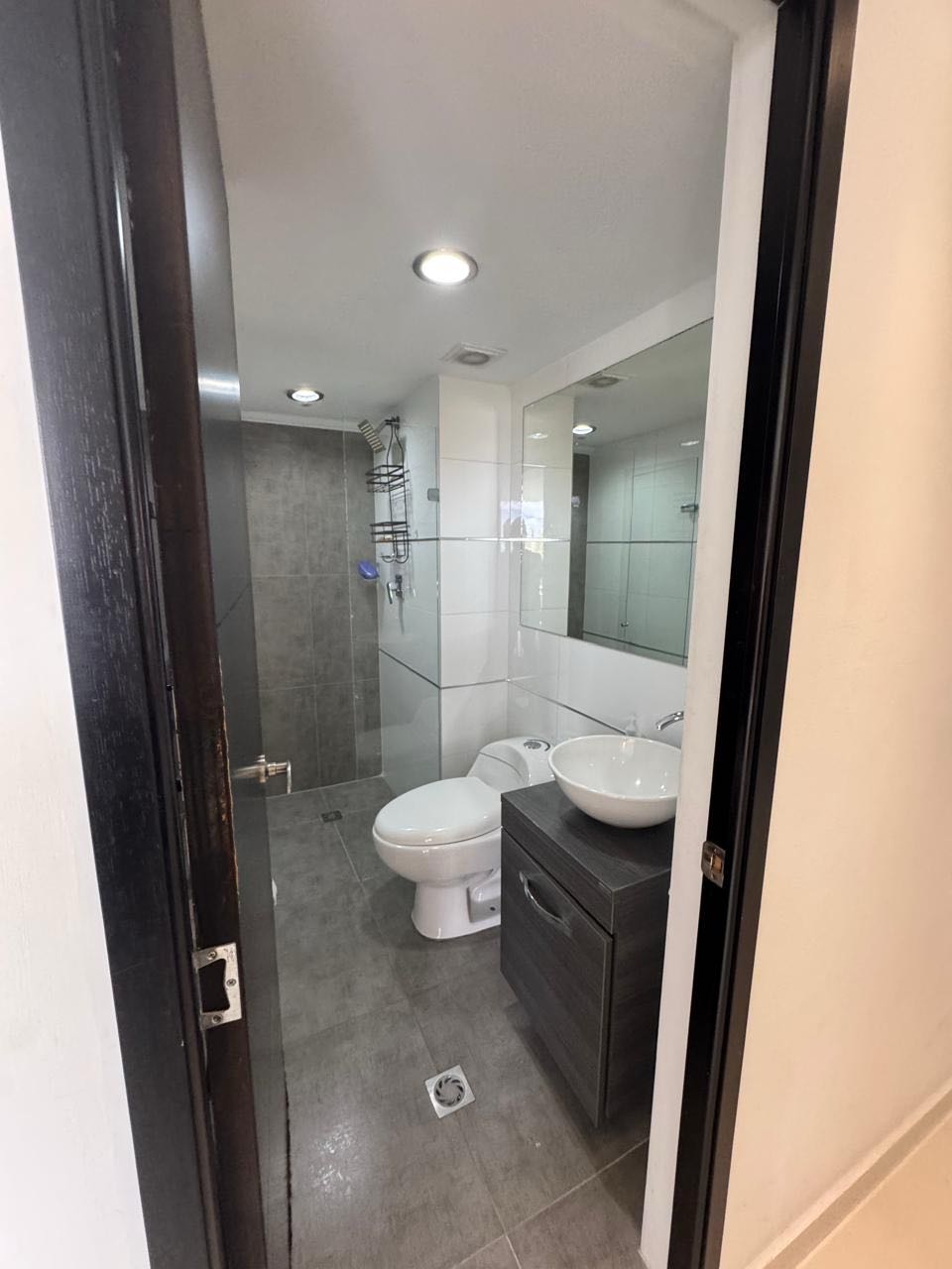 Apartamento amoblado en el poblado cerca al tesoro