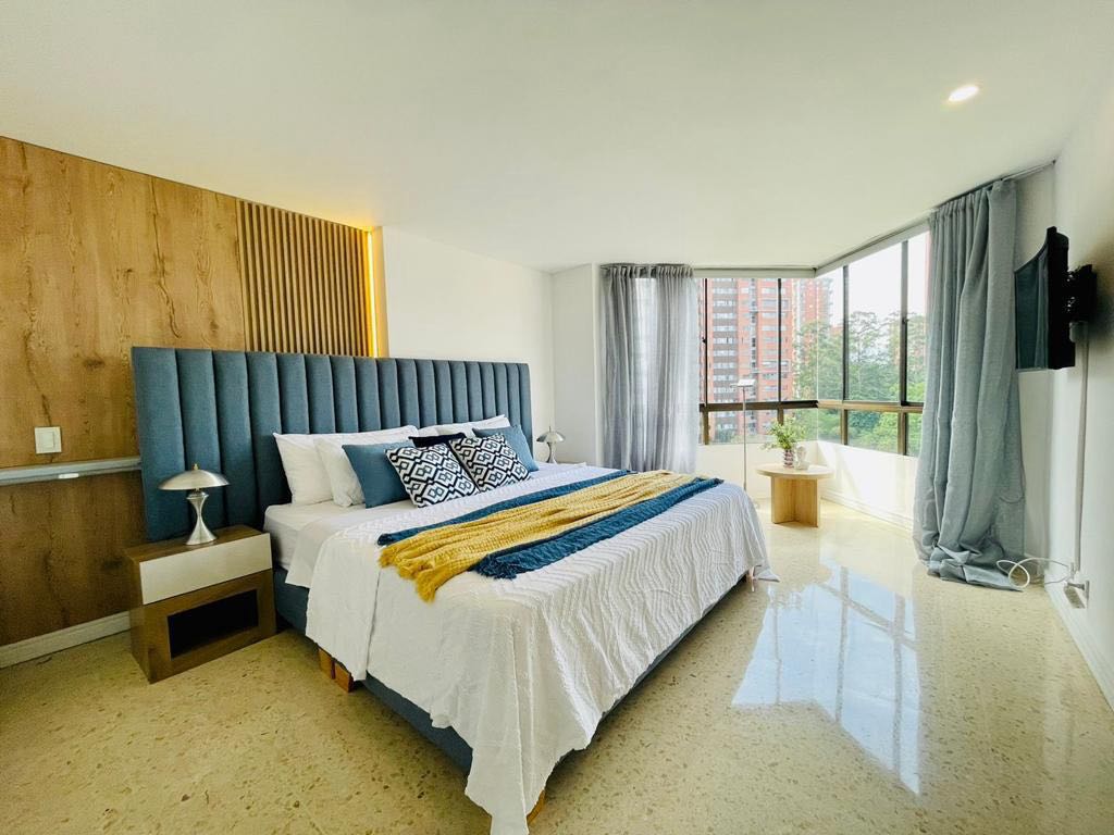 Apartamento amoblado en milla de oro