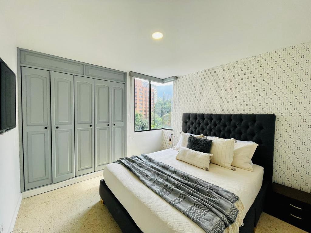 Apartamento amoblado en milla de oro