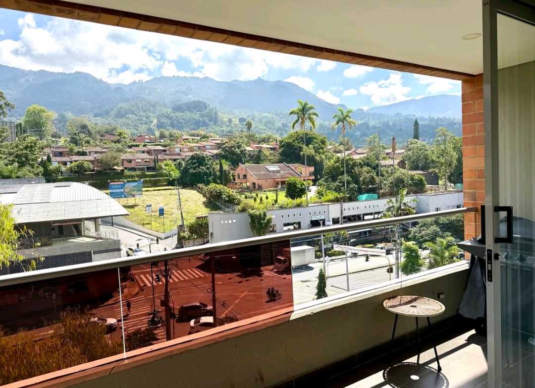 Apartamento Amoblado Intermedia Envigado cerca Terracina