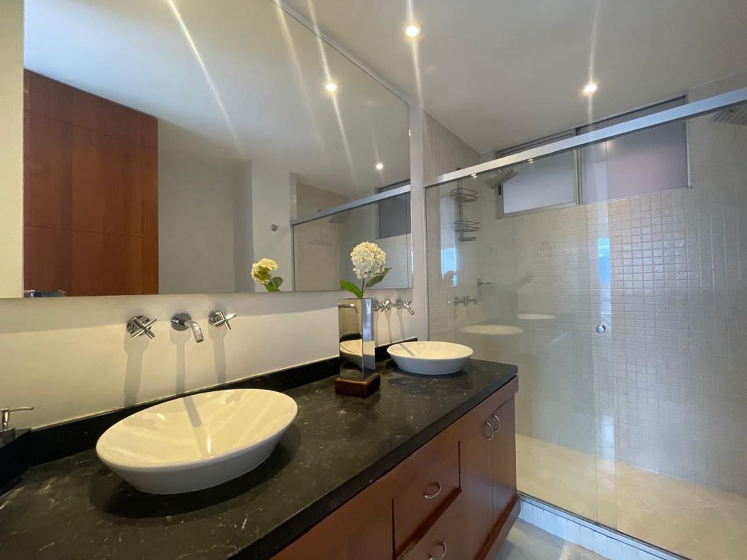 Apartamento amoblado junto al tesoro