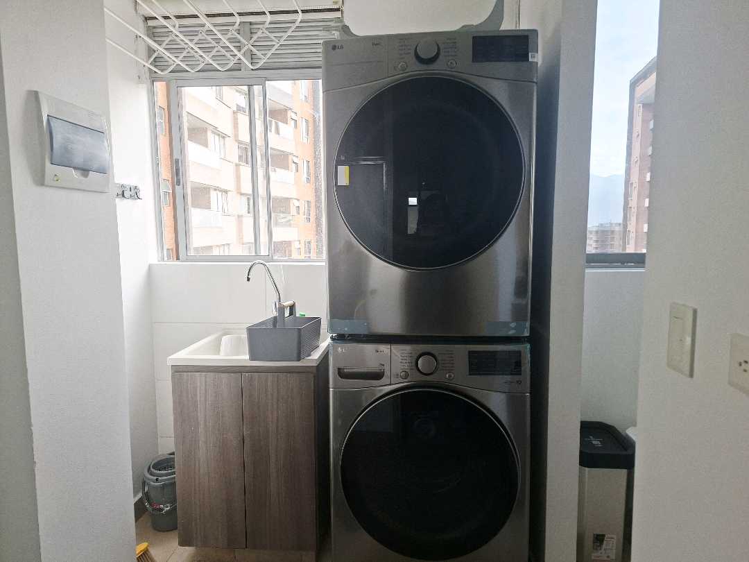 Apartamento arriendo  amoblado Poblado la Linde