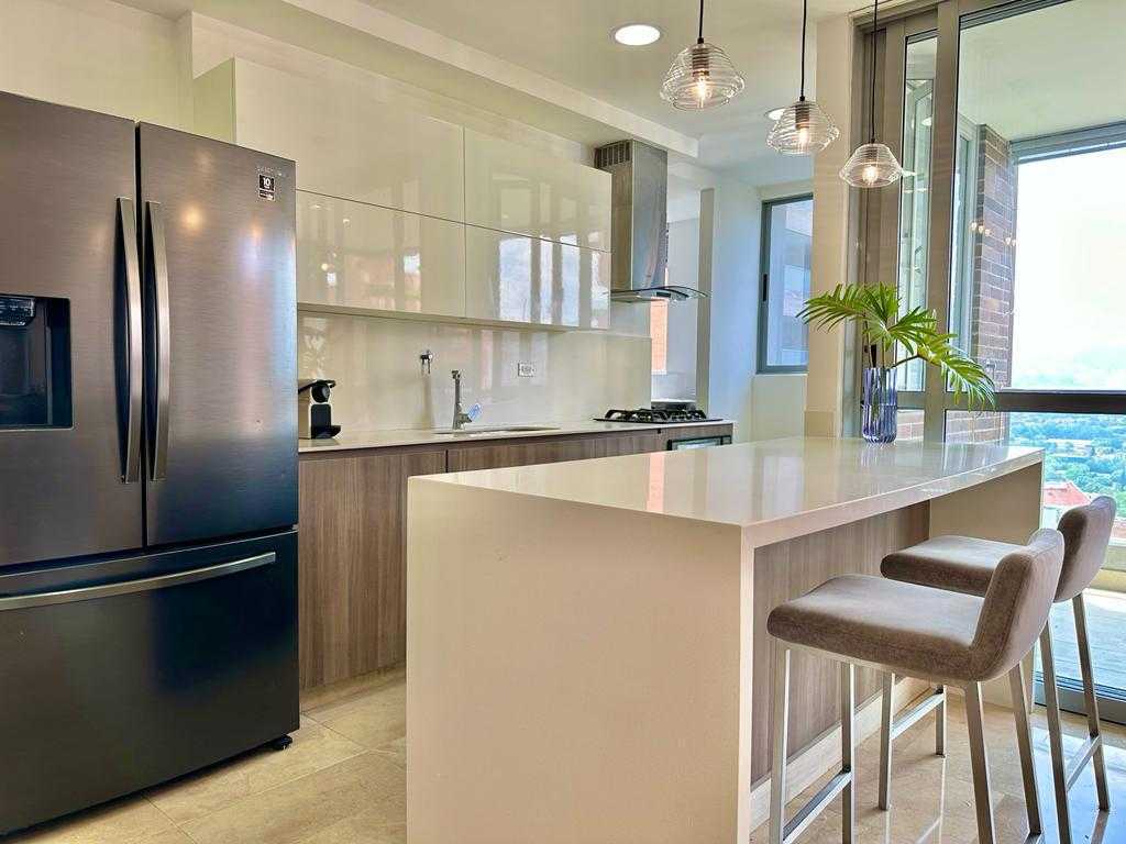 Apartamento arriendo  amoblado Poblado la Linde