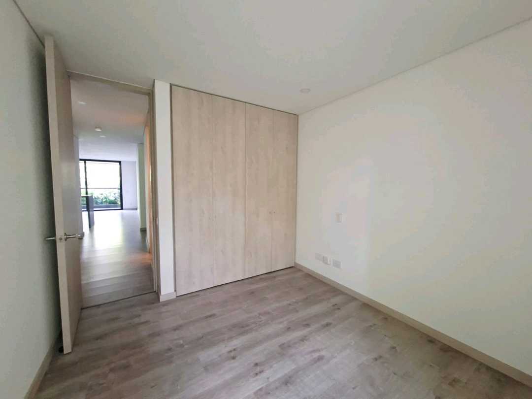 Apartamento arriendo cerca a Palmas MZ3