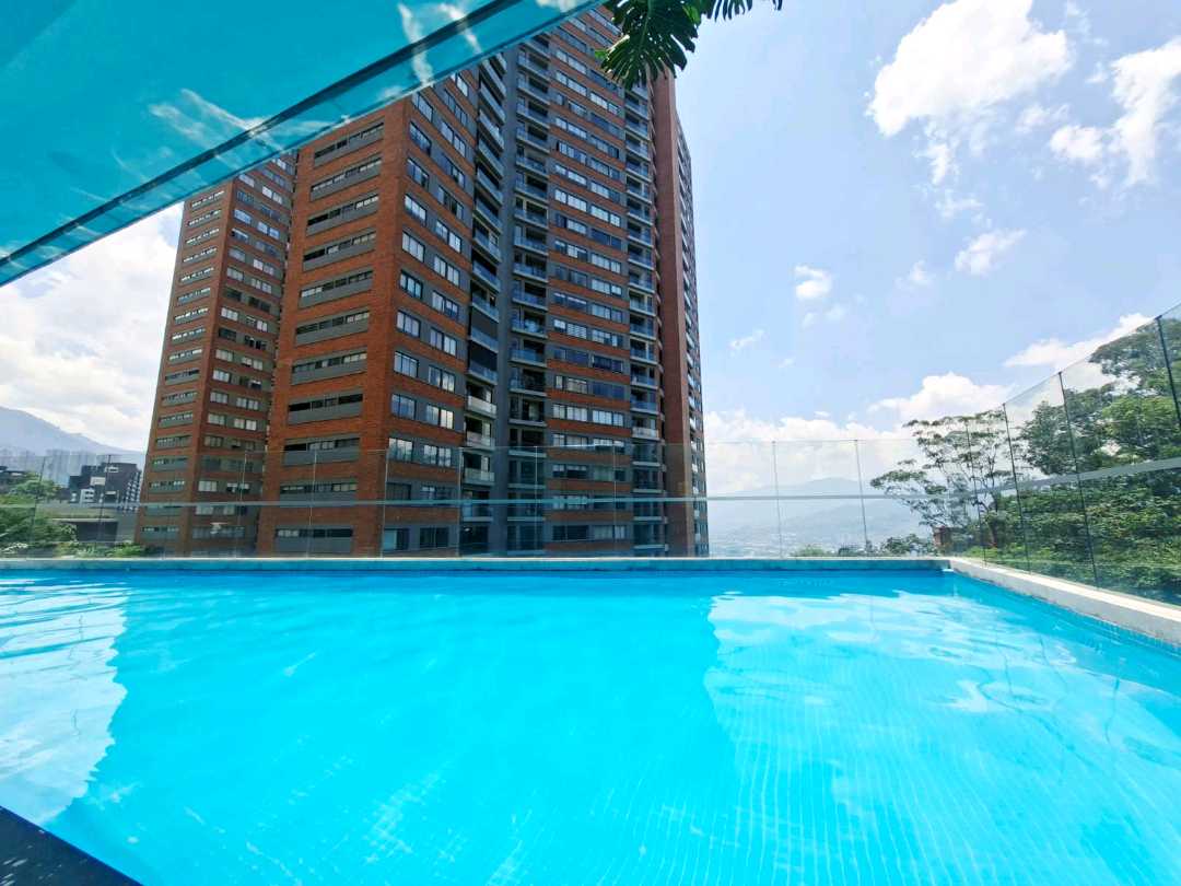 Apartamento arriendo cerca a Palmas MZ3