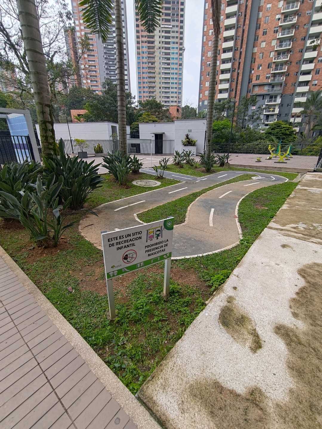 Apartamento arriendo suramerica
