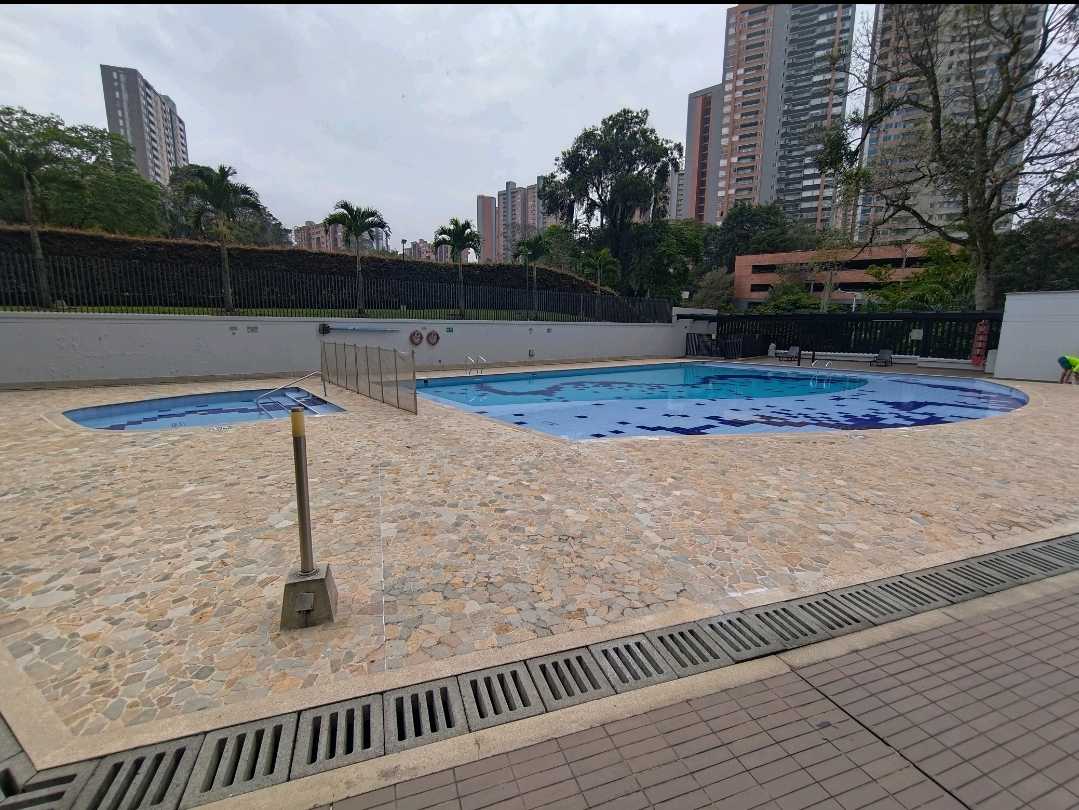 Apartamento arriendo suramerica