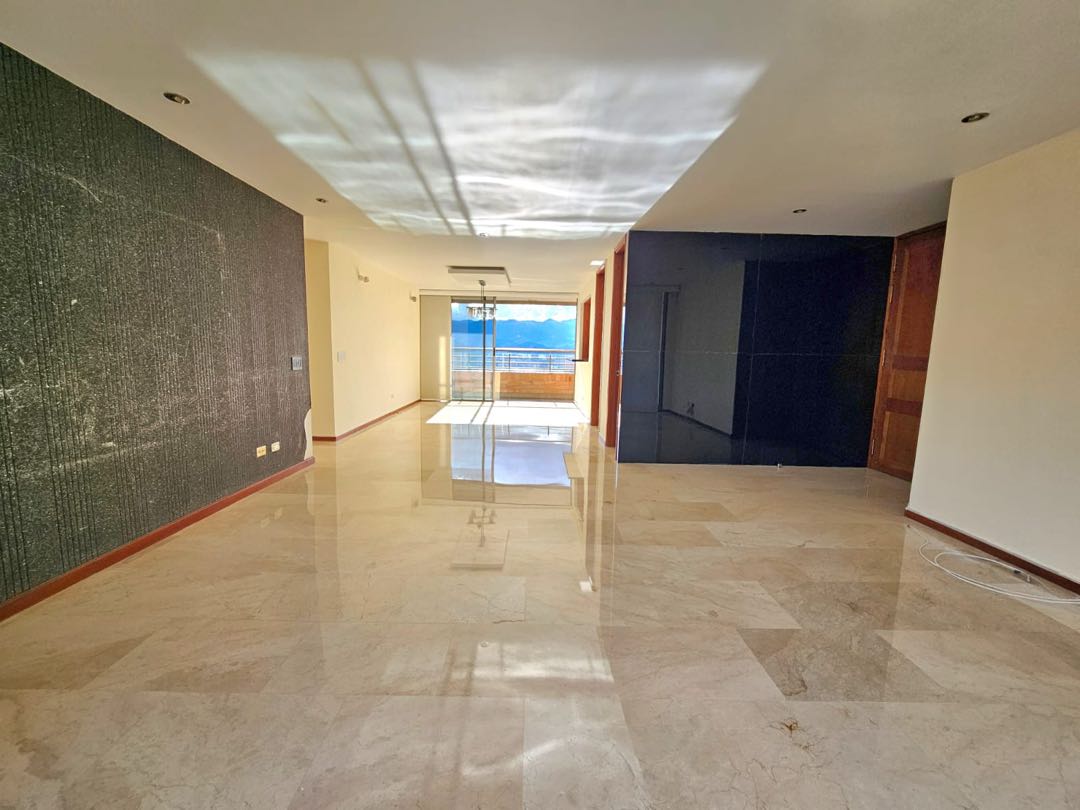 APARTAMENTO CERCA DEL TESORO EN EL POBLADO MEDELLÍN