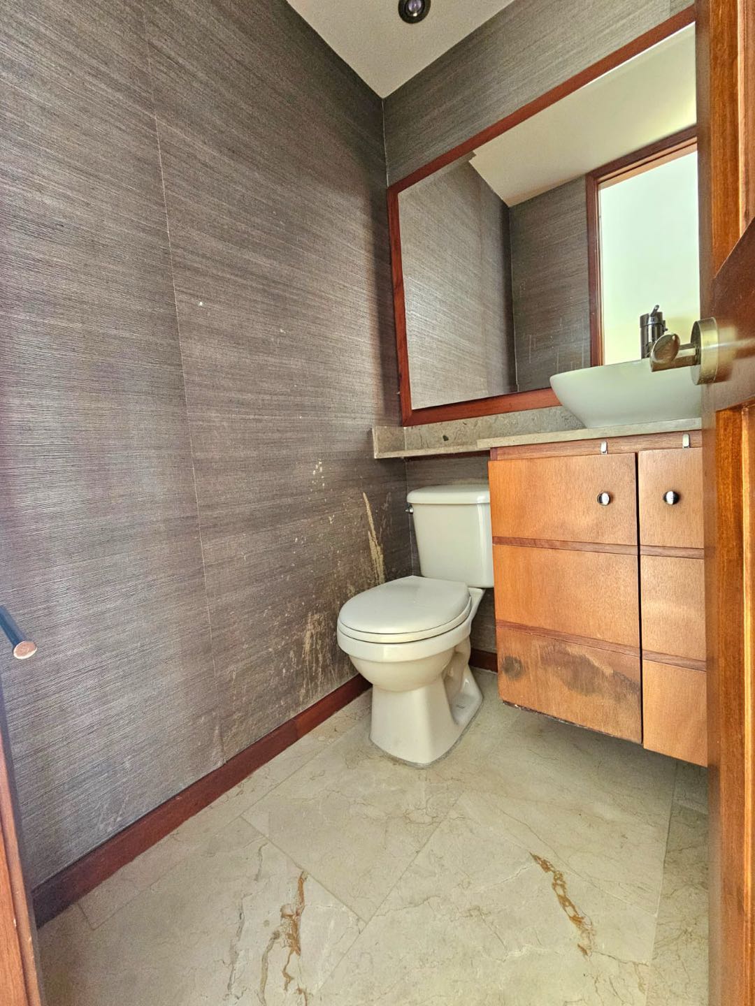 APARTAMENTO CERCA DEL TESORO EN EL POBLADO MEDELLÍN