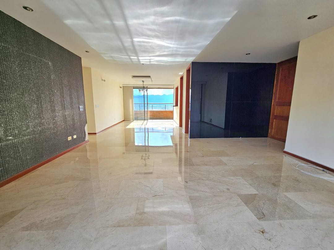 APARTAMENTO CERCA DEL TESORO EN EL POBLADO MEDELLÍN
