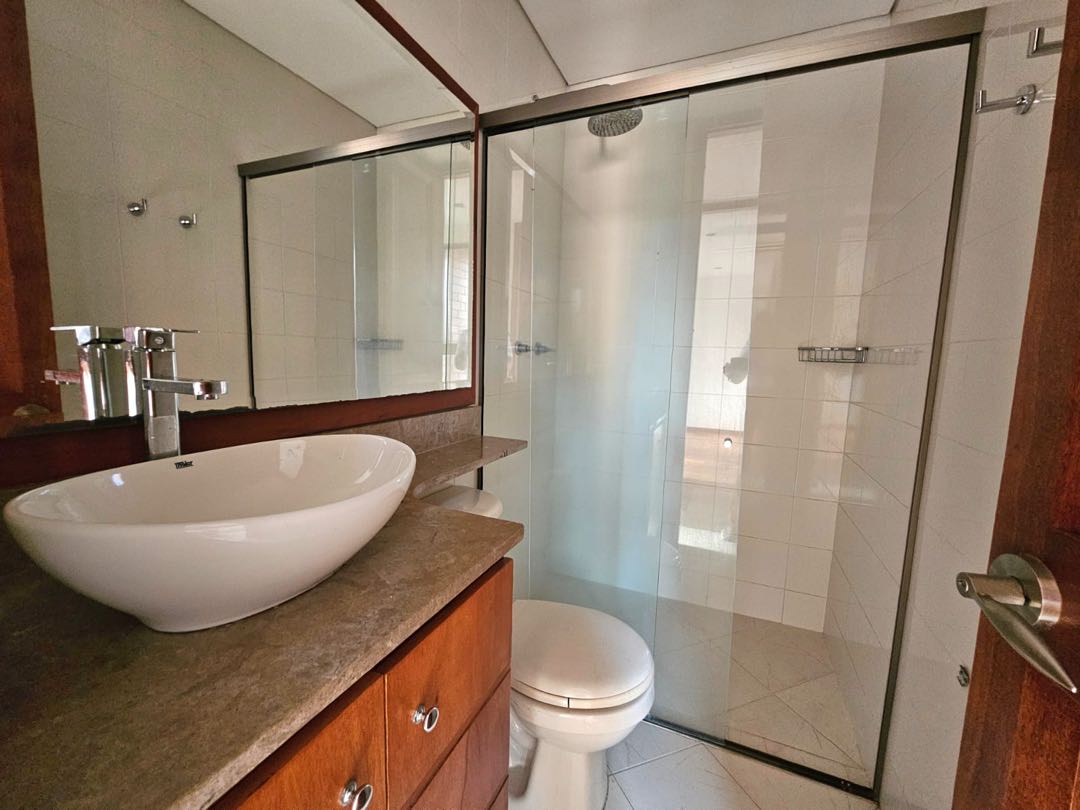 APARTAMENTO CERCA DEL TESORO EN EL POBLADO MEDELLÍN