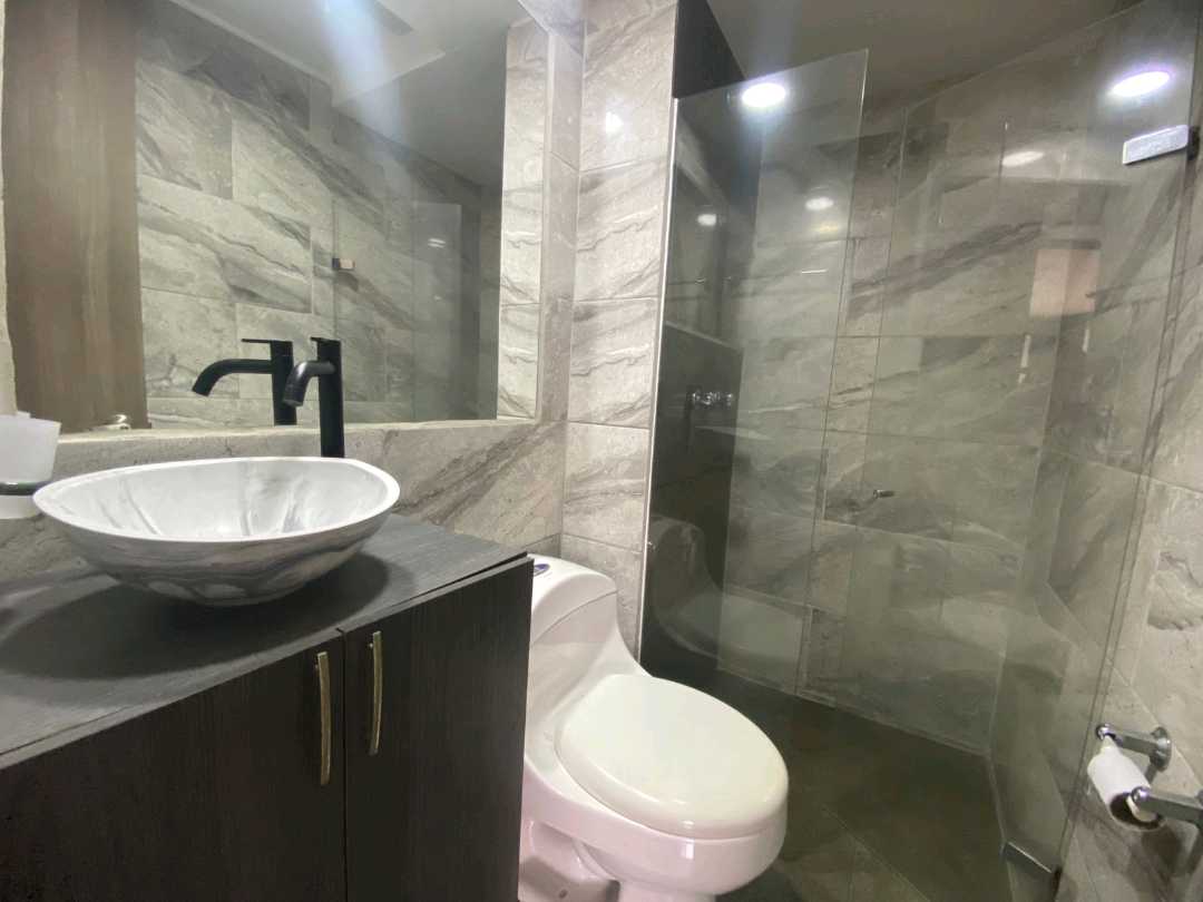 Apartamento de Lujo con Vista Panoramica en San German, Medellín