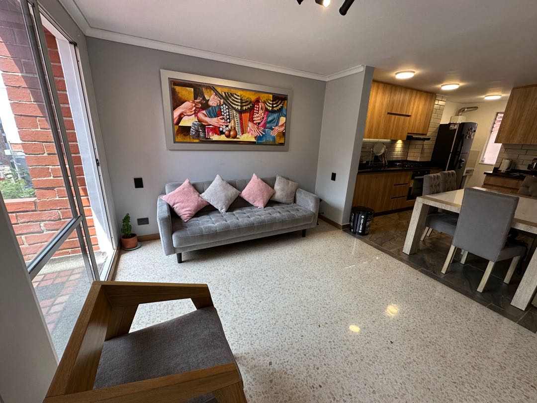 APARTAMENTO DÚPLEX REMODELADO EN VENTA – CONQUISTADORES / LAURELES — foto 5 de 19