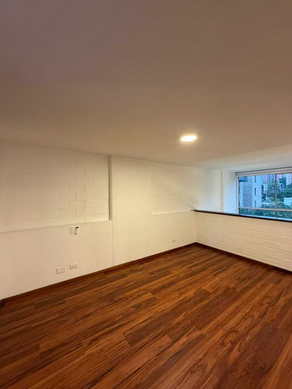 APARTAMENTO DÚPLEX - RENTA TRADICIONAL, POBLADO SECTOR LALINDE — foto 2 de 16