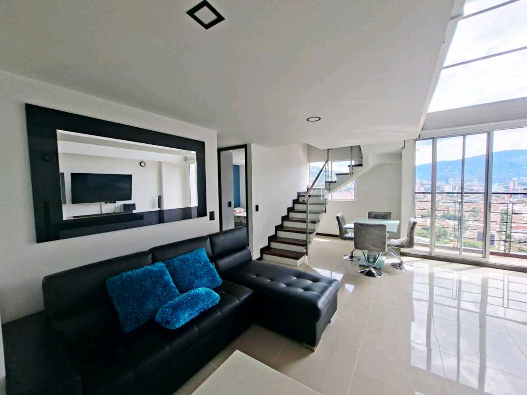 Apartamento Duplex amoblado Alto de Misael Envigado