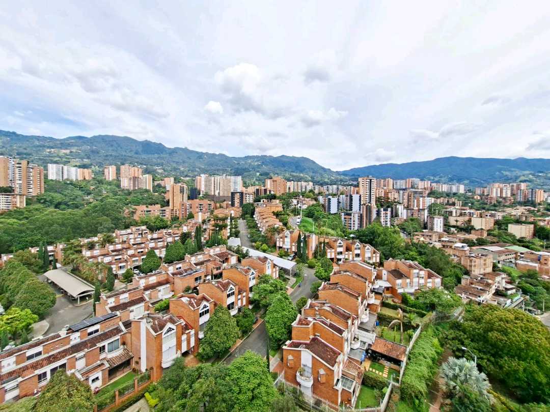 Apartamento Duplex amoblado Alto de Misael Envigado