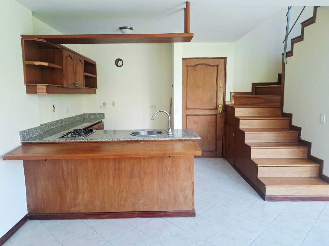 Apartamento duplex transversal inferior Poblado LV12