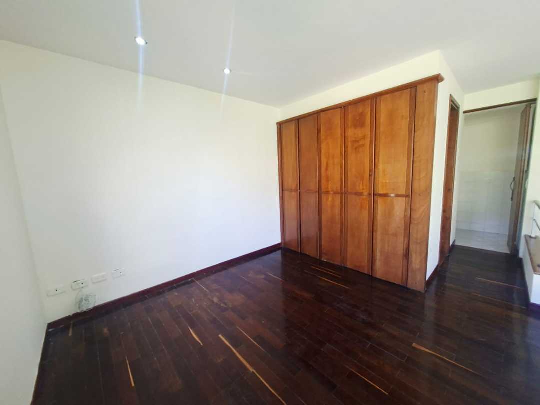 Apartamento duplex transversal inferior Poblado LV12