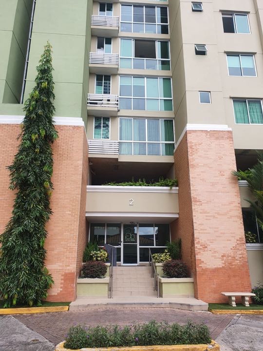 VENDO APARTAMENTO ALQUILADO - GREEN BAY - COSTA DEL ESTE