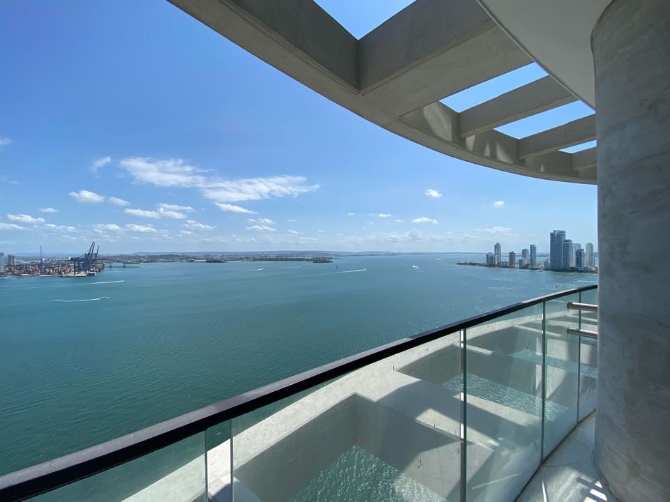 APARTAMENTO EDIFICIO PORTOMARINE