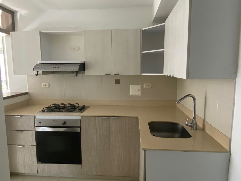 APARTAMENTO EN VENTA AL SUR CALI VALLE DEL LILI CR MONTEMADERO