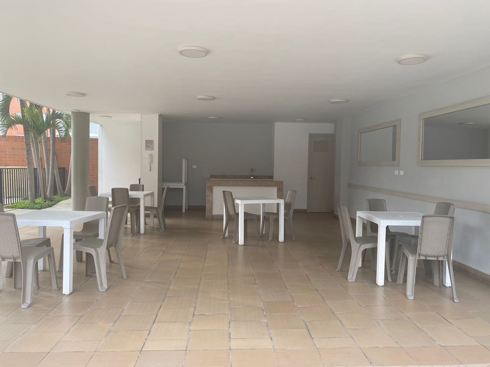 APARTAMENTO EN VENTA AL SUR CALI VALLE DEL LILI CR MONTEMADERO