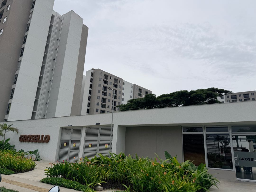 APARTAMENTO EN VENTA  AL SUR DE CALI BOCHALEMA CR GROSELLO