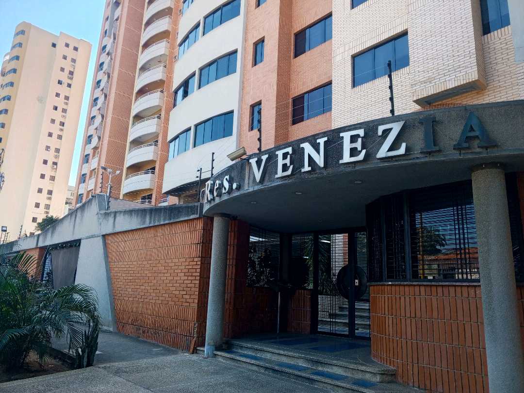 APARTAMENTO EN ALQUILER EN LA URB. LA TRIGALEÑA VALENCIA MVM-9787134