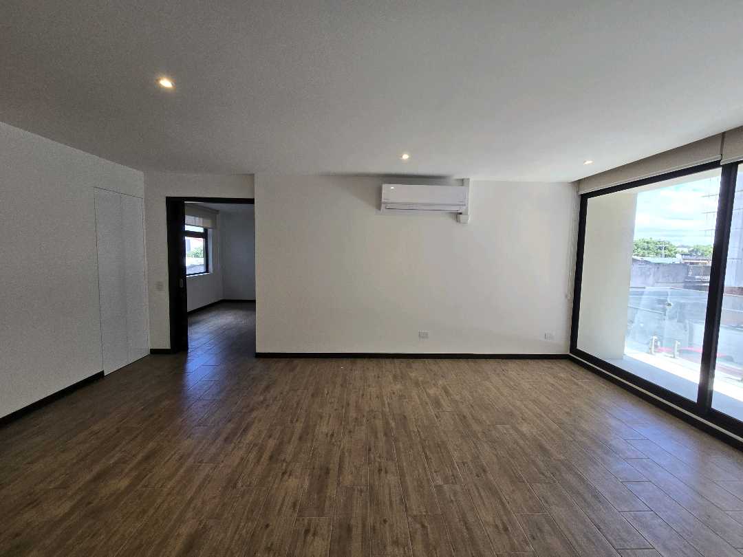 APARTAMENTO EN ALQUILER EN ZONA 13, EDIFICIO AURÉ - Image 4