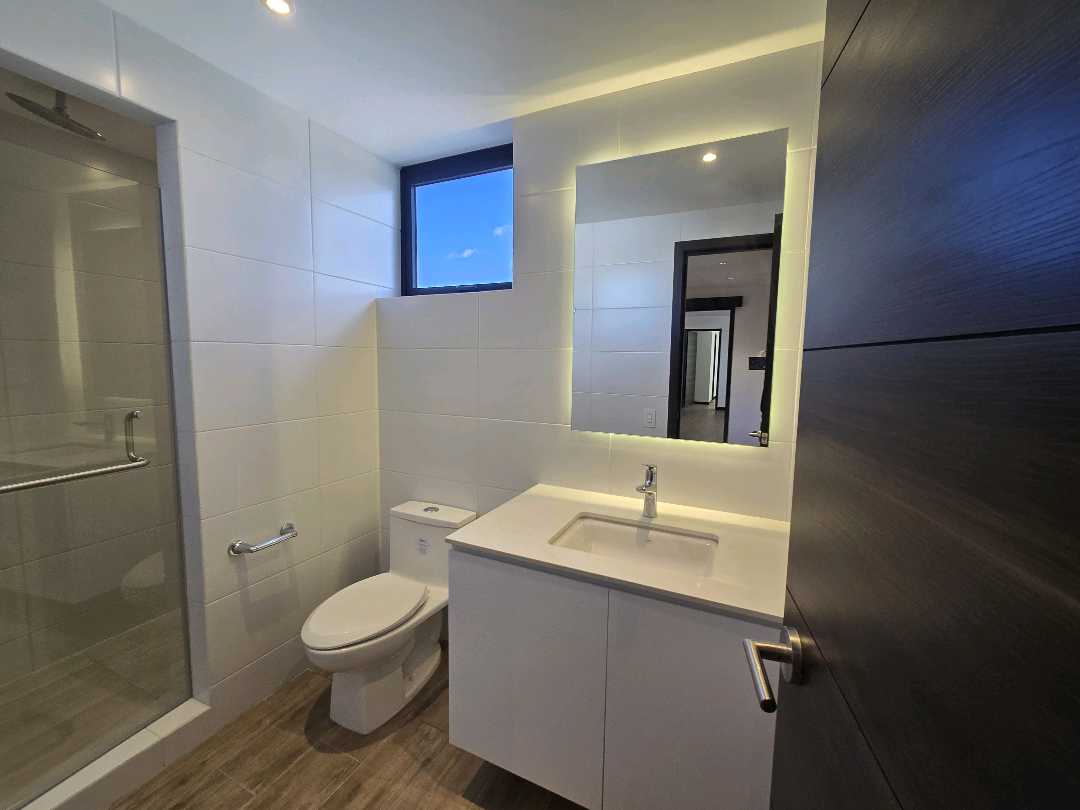 APARTAMENTO EN ALQUILER EN ZONA 13, EDIFICIO AURÉ - Miniatura 17