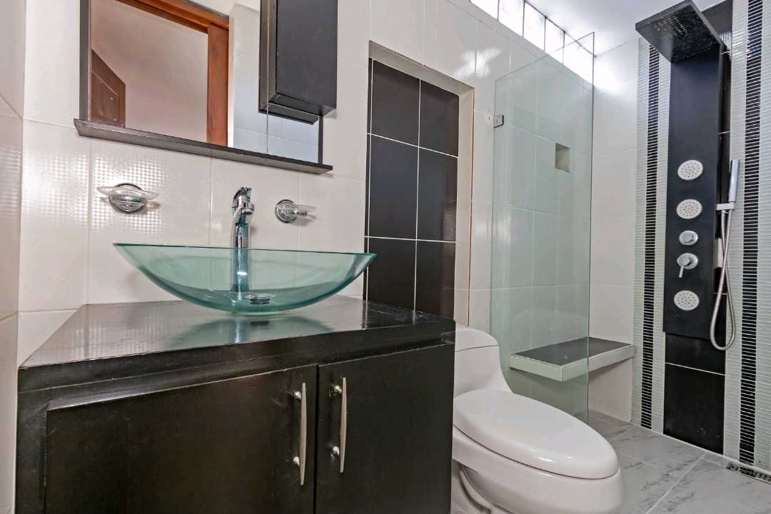 Casa en arriendo amoblada cerca colegio la Salle VV