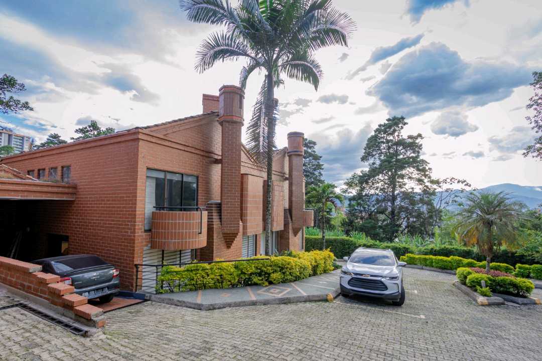 Casa en arriendo amoblada cerca colegio la Salle VV