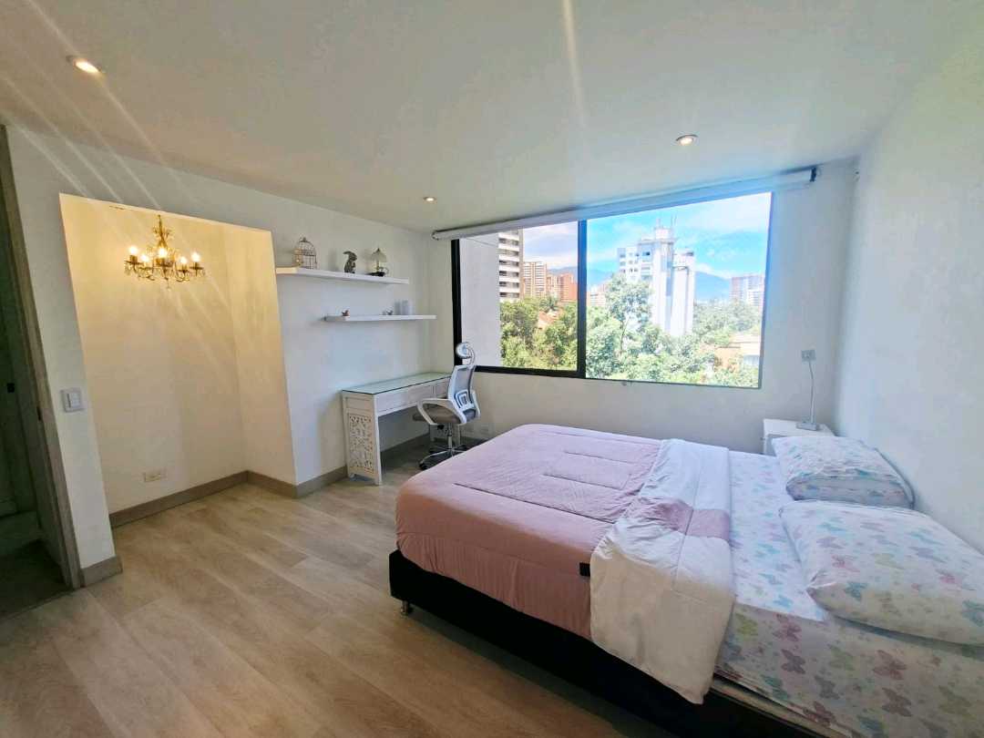 Apartamento en arriendo amoblado Poblado Los Parra BG